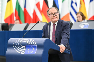 Jørgensen doubles down on demands to reduce travel, keeps mum on details – EU&nbsp;Perspectives